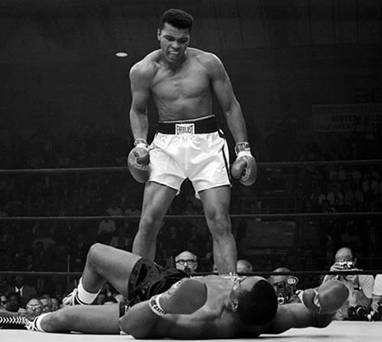 http://cherrycanoe.files.wordpress.com/2008/09/muhammad_ali_versus_sonny_liston.jpg?w=500&h=447